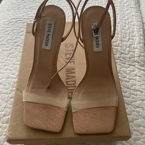 Steve Madden Tan Heels Elegant Design